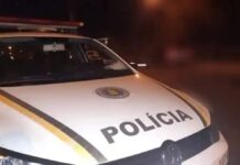 Dois homens são esfaqueados em pousada