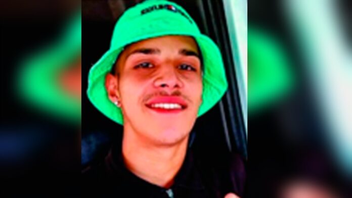 jovem tiros