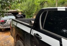 Pai e mãe são presos após matarem bebê recém-nascida com facadas no pescoço