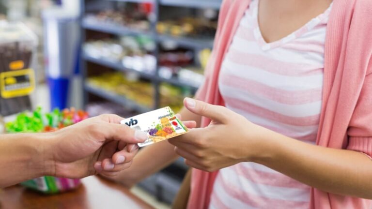 Lei quer manter vale-alimentação para trabalhadores afastados por doença