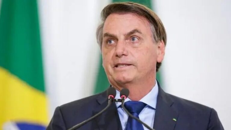 PGR denuncia Bolsonaro