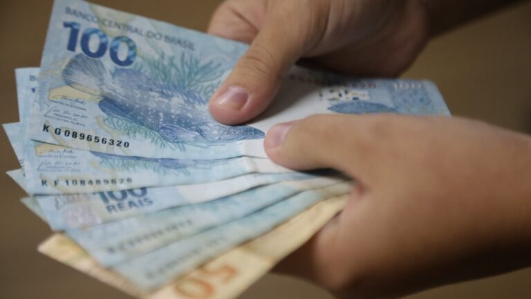 auxílio para mães atípicas vereadora Grazi Oliveira