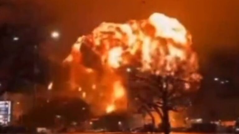 Avião cai e explode nos Estados Unidos matando seis pessoas