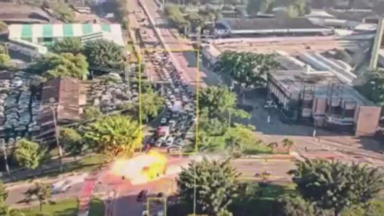 Vídeo mostra momento exato da queda de avião em São Paulo