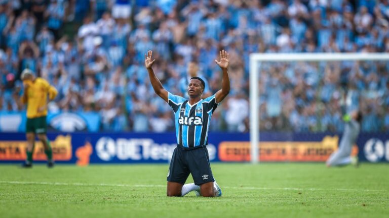 São Raimundo RR e Grêmio pela Copa do Brasil