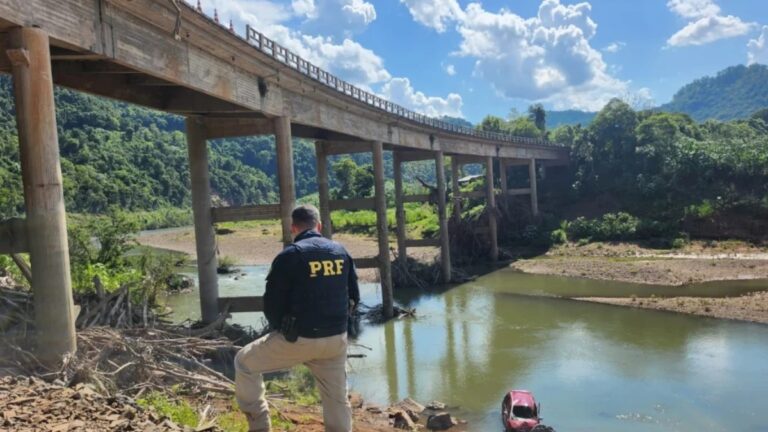 motorista ferido carro