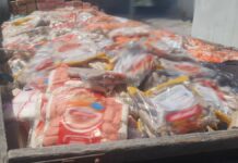 Supermercados são flagrados vendendo alimentos vencidos