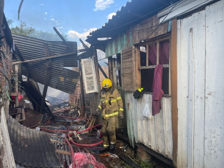 incêndio em canoas corpo de bombeiros