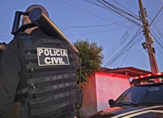 Nesta sexta-feira (14), a Polícia Civil faz operação na Região Metropolitana. A ação, chamada de 'Liberdade', combate organização criminosa que treinava líderes do tráfico.