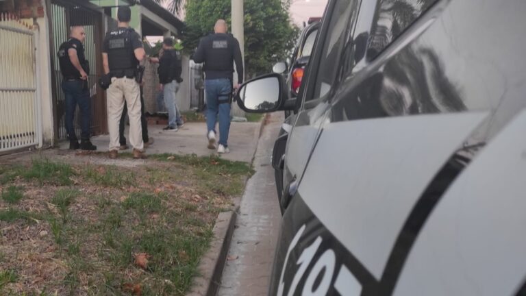 Polícia Civil prende criminosos que invadiram casa e roubaram família em Canoas