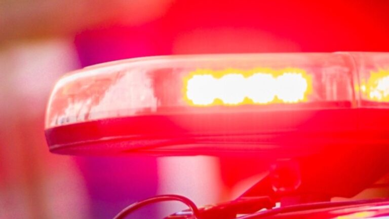 A Polícia Civil e a Brigada Militar prenderam duas mulheres na tarde desta quinta-feira (13), em Bom Jesus. Segundo informações, elas ministraram ou deixaram cocaína a disposição da criança. Uma das suspeitas é a mãe da criança, e as duas mulheres mantinham um ponto de tráfico.