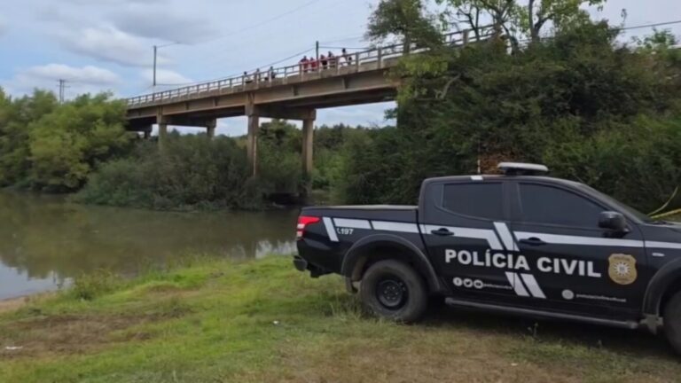 Pai que matou filho atirando criança de ponte é preso