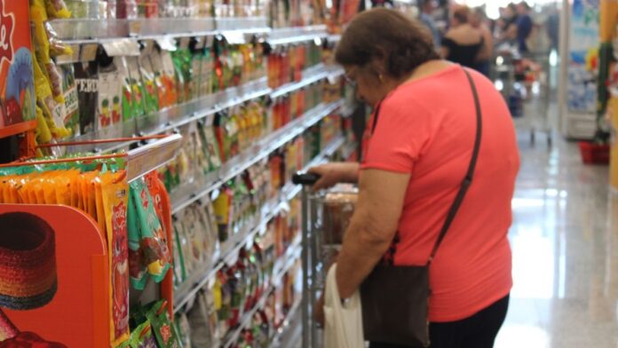 Governo anuncia medidas para baixar preço dos alimentos