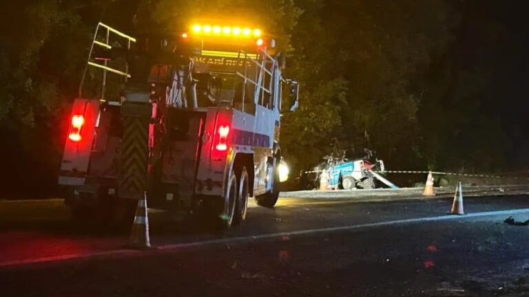 Após fugir com os filhos, pai e criança morrem em acidente de trânsito