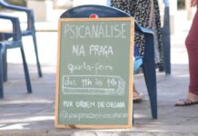 Iniciativa que surgiu em 2020 oferece atendimento psicológico gratuito na Praça da Emancipação, em Canoas; entenda