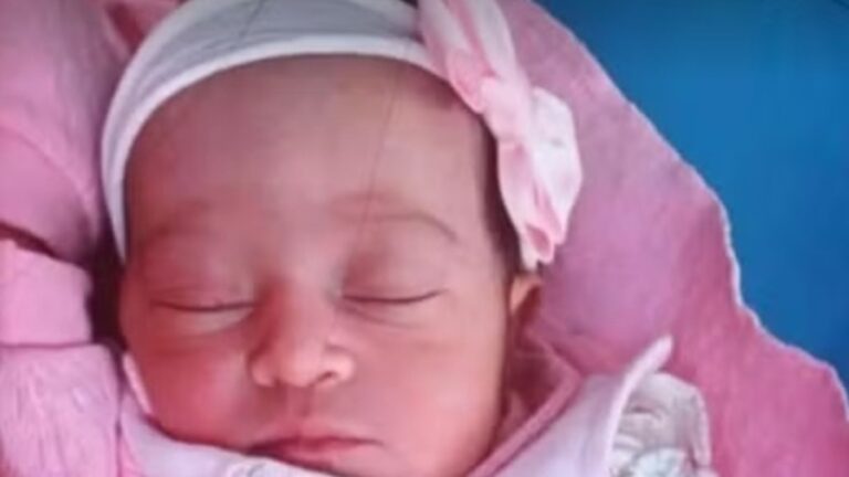 A polícia encontrou, na manhã desta terça-feira (15), o corpo da bebê Ana Beatriz Silva de Oliveira, dentro de um pote de sabão em pó