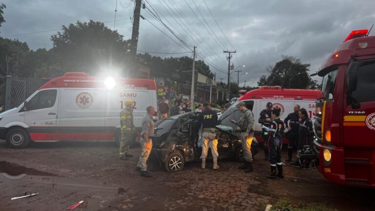 Mulher morre em colisão lateral entre carro e caminhão na última quinta-feira (3), na BR-386, em Boa Vista das Missões
