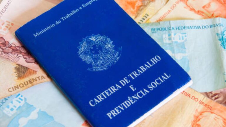 Trabalhadores com carteira assinada que optarem pelo modelo conhecido como consignado CLT, devem ficar atentos às regras em caso de demissão