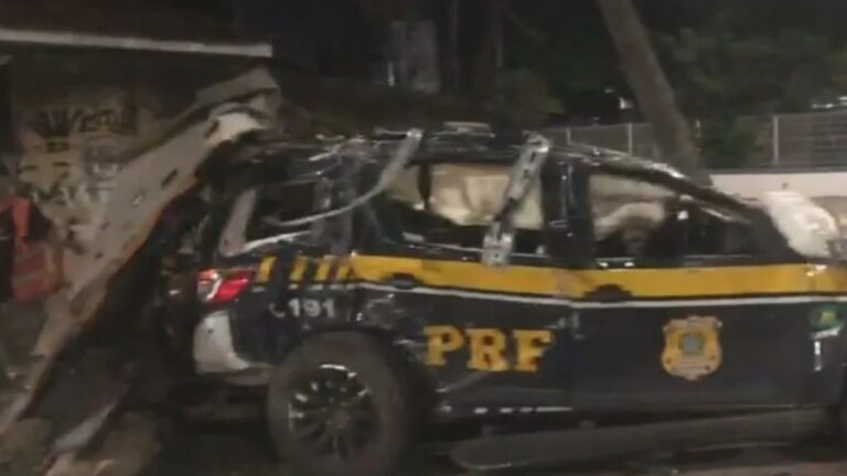 Acidente com viatura da PRF mata dois policias