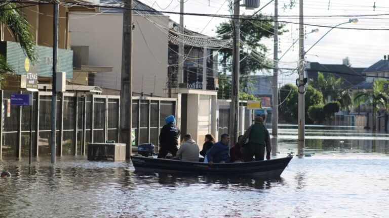 Atingidos pela enchente ainda podem sacar R$ 1,5 mil de auxílio