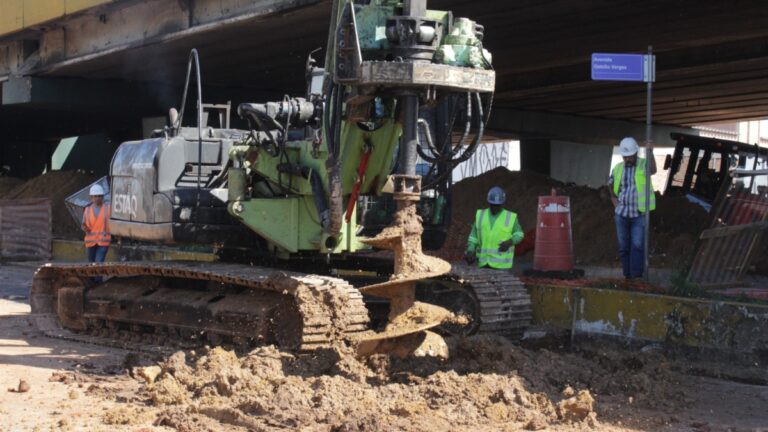 BR-116 tem bloqueios devido a obras em Canoas
