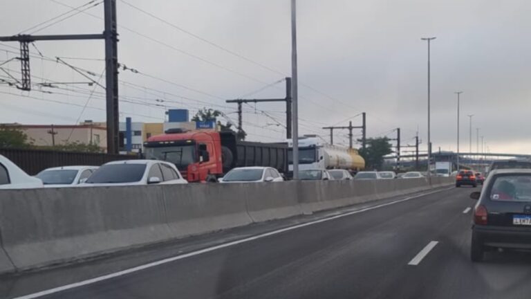 BR-116: trânsito em Canoas está parado; Veja motivo