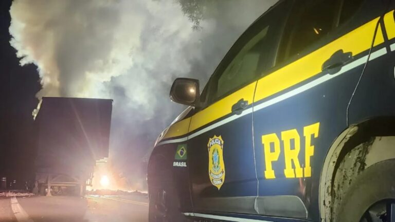 BR-386: acidentes com mortes causam bloqueio total de rodovia