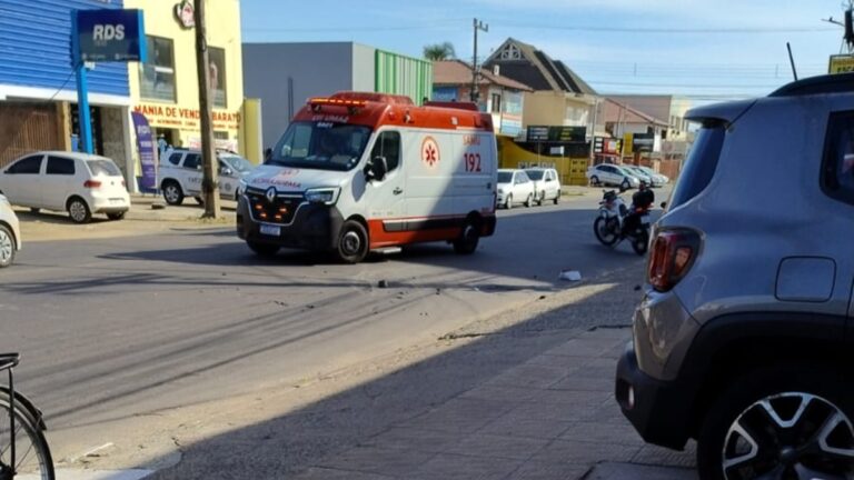 Motociclista fica ferido após colisão com carro em Canoas