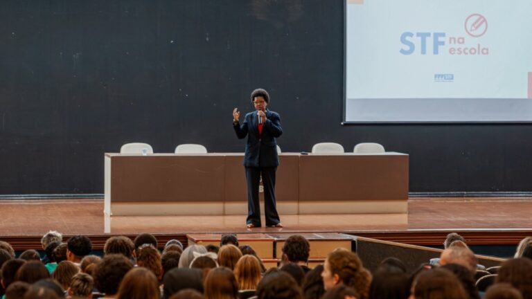 Canoas recebe programa STF na Escola