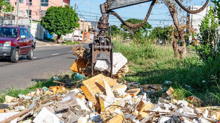 Prefeitura de Canoas confirma multa para quem jogar lixo na rua