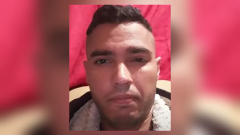 Um homem foi morto pelo enteado com uma facada no pescoço. O crime aconteceu após uma briga entre os dois dentro de casa no Paraná