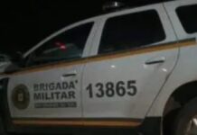 Um homem, que ainda não teve sua identidade divulgada, foi morto a tiros embaixo do Viaduto Obirici, em Porto Alegre.