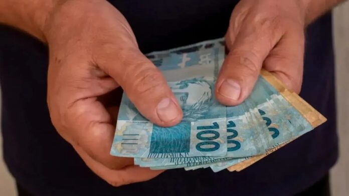 INSS depositará valores extras para beneficiários; Entenda