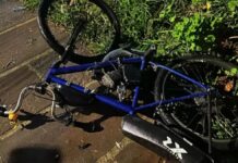 Jovem morre após colidir sua bicicleta motorizada contra um carro na zona sul de Porto Alegre