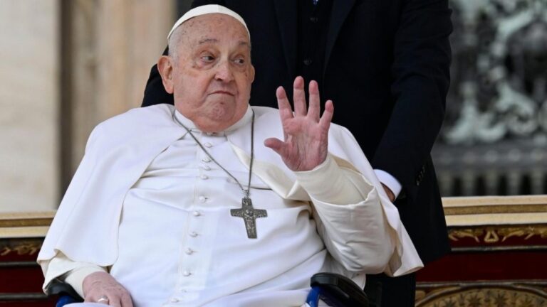 Papa Francisco morre