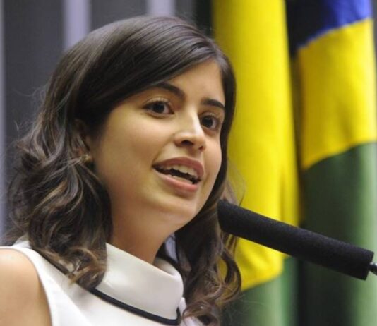 Pix pensão: nova Lei permitirá débito automático em caso de dívida