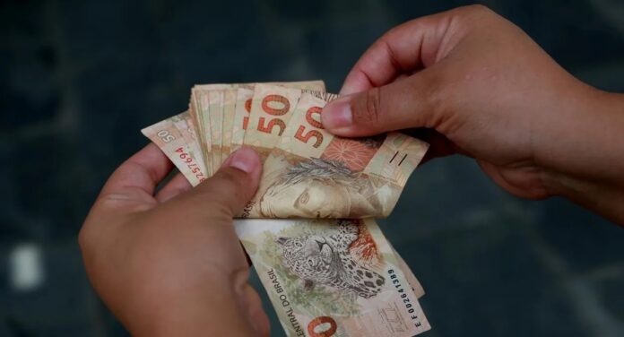 Salário mínimo vai subir? Veja qual deverá ser o valor