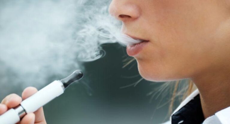 Adolescente de 15 anos morre após uso de cigarro eletrônico