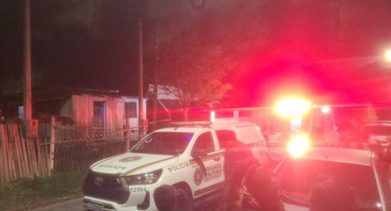 Adolescente é morto com quase 10 tiros