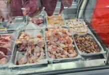 Fiscalização flagra supermercados vendendo alimentos vencidos e sem procedência