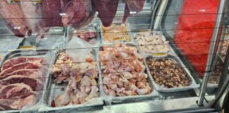 Fiscalização flagra supermercados vendendo alimentos vencidos e sem procedência
