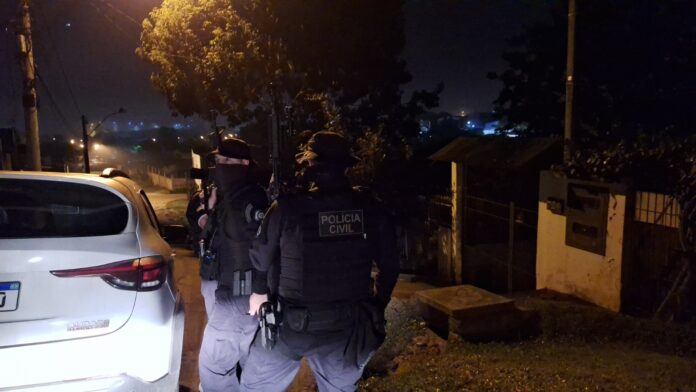 Mulher tenta matar a mãe e é alvo de operação da Polícia Civil