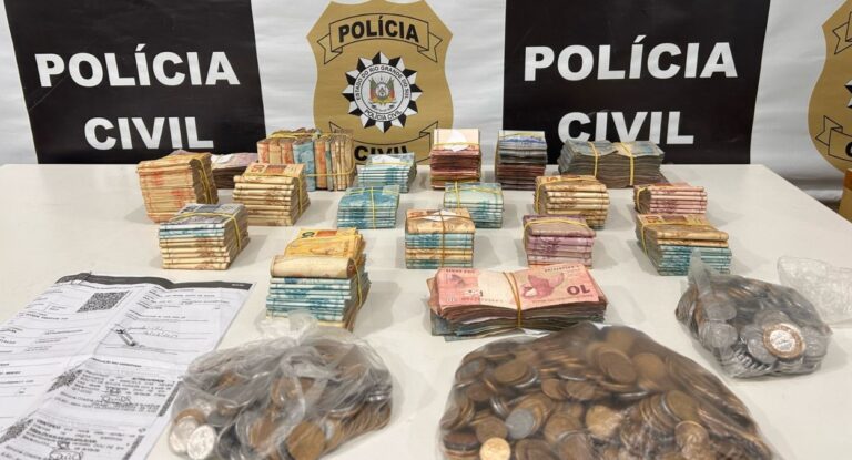 dinheiro apreendido pela Polícia Civil em Canoas