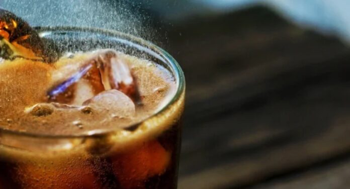 Aspartame: açúcar artificial pode causar câncer?