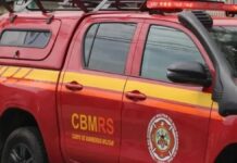 Canoas: bombeiros combatem incêndio em veículo