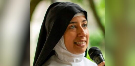 Bonita demais pra ser freira