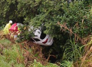 Mulher morre após carro capotar na BR-116