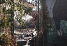 Incêndio em avenida mobiliza bombeiros em Canoas