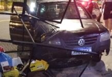carro destruído após acidente em Canoas