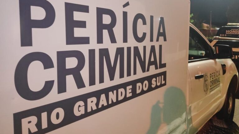 corpo carbonizado encontrado em carro de Canoas em Porto Alegre